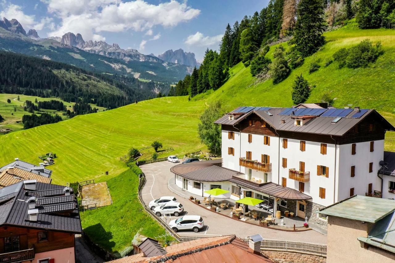 Ciasa Alpina Relax Hotel Moena Exterior foto