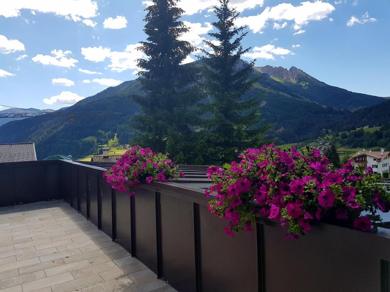 Ciasa Alpina Relax Hotel Moena Exterior foto